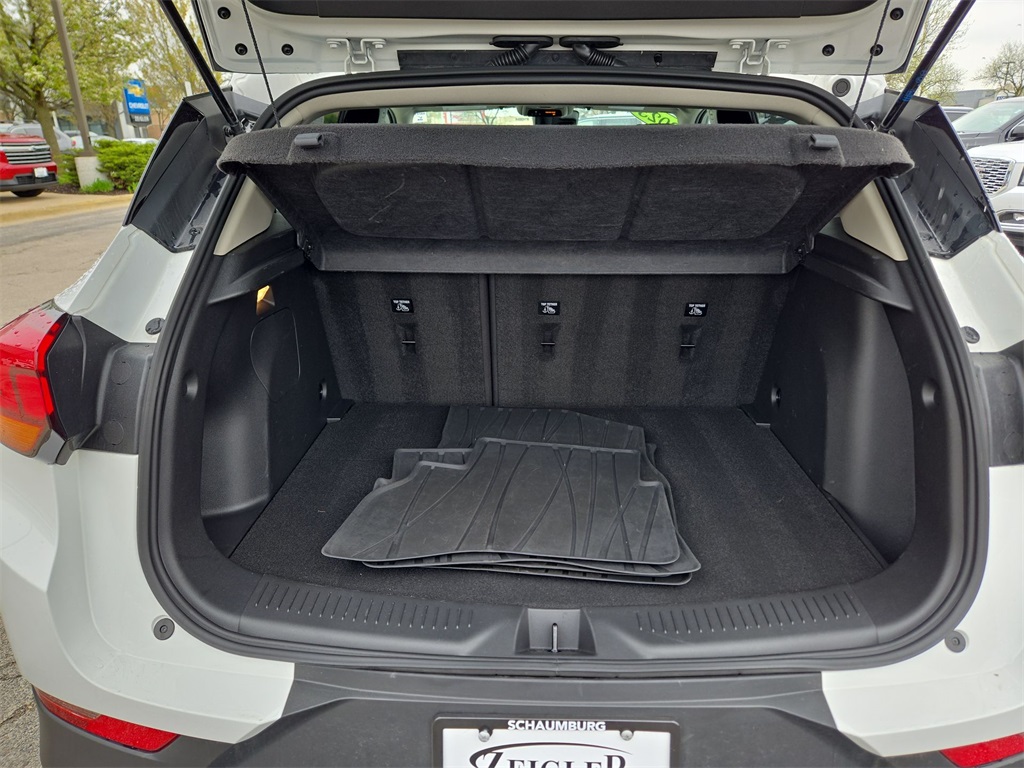 Vehicle image 25 of 33