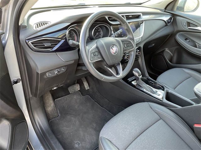 Vehicle image 10 of 32