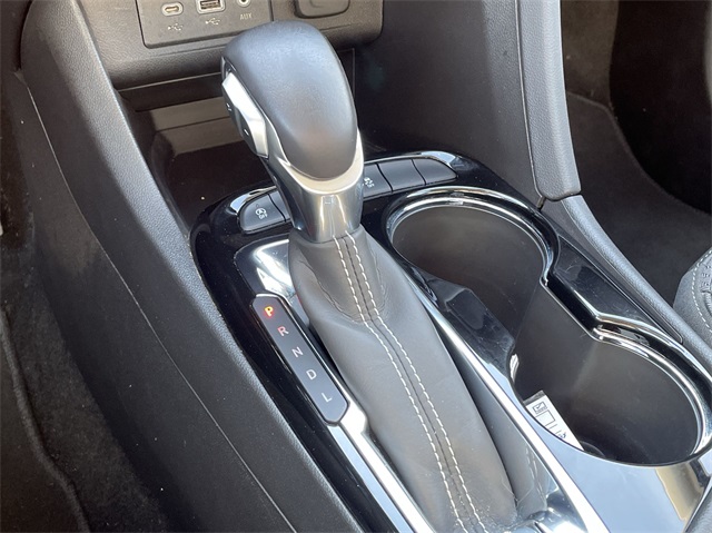 Vehicle image 15 of 32