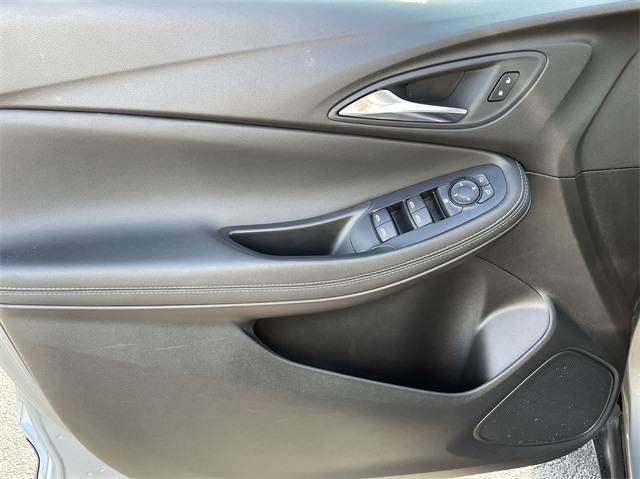 Vehicle image 20 of 32