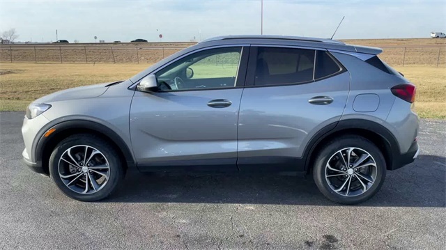 Vehicle image 9 of 32