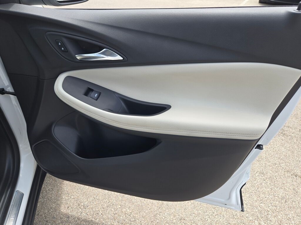 Vehicle image 12 of 37
