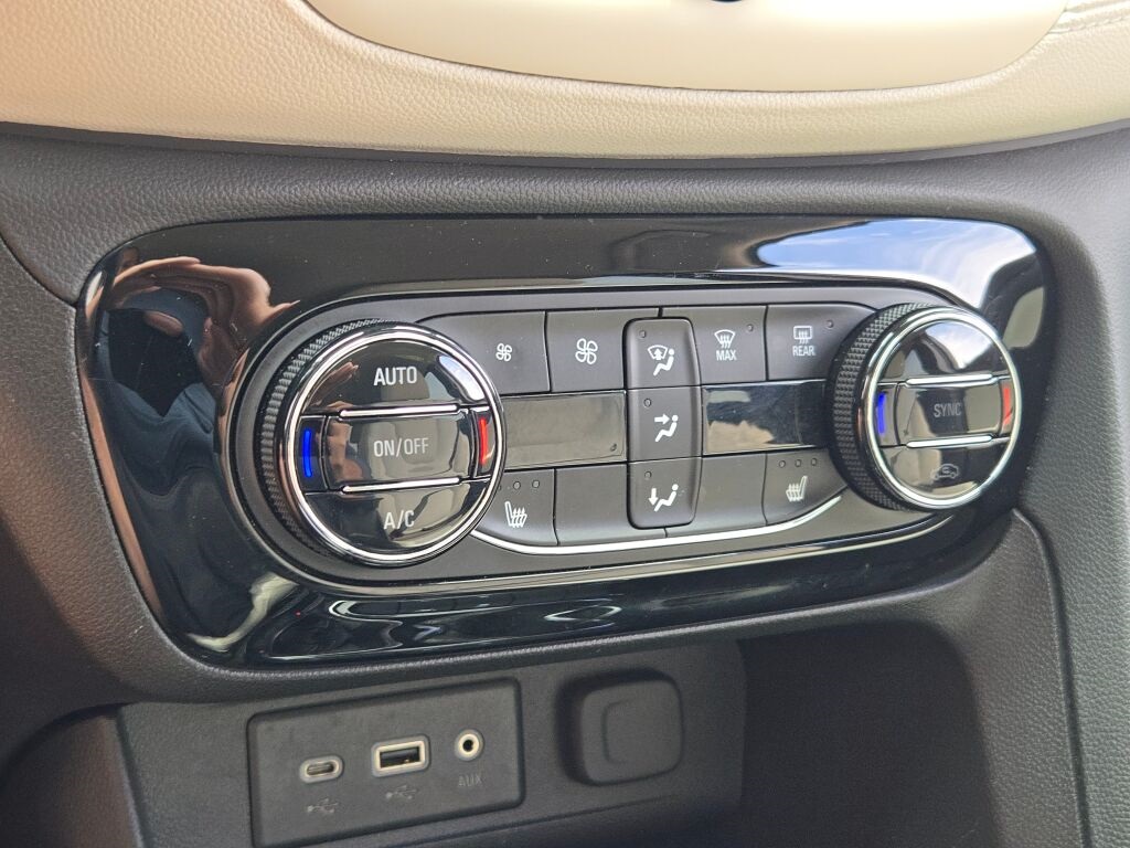 Vehicle image 32 of 37
