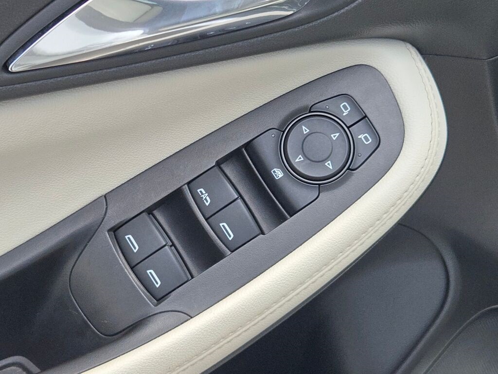 Vehicle image 24 of 37
