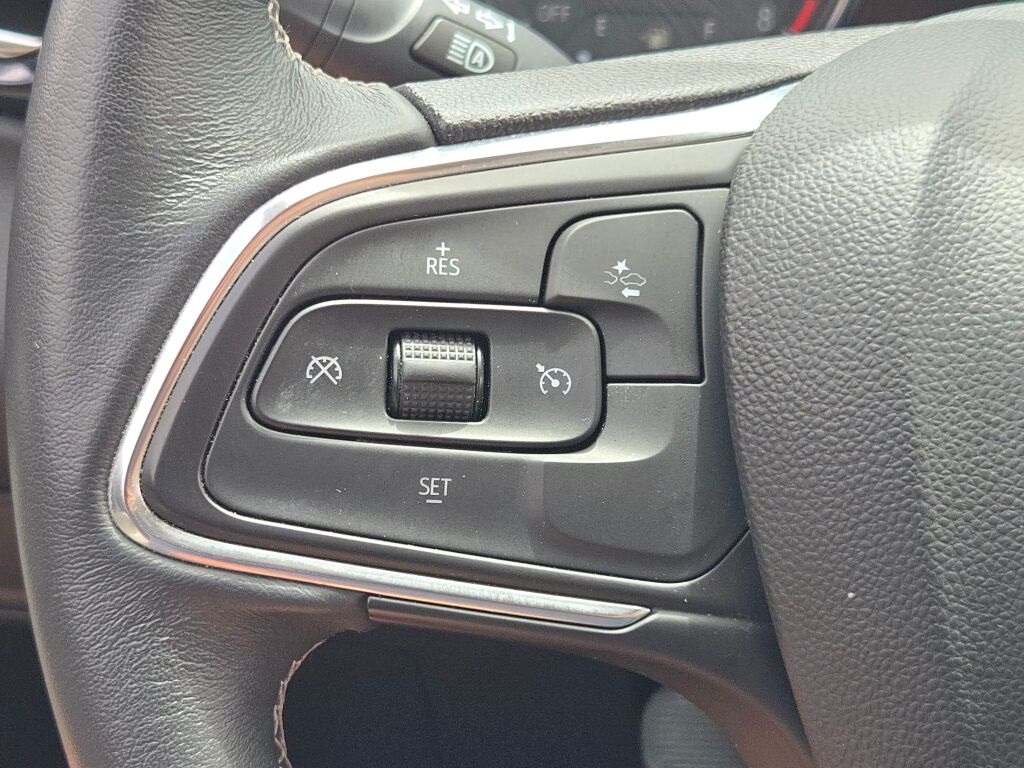 Vehicle image 34 of 37