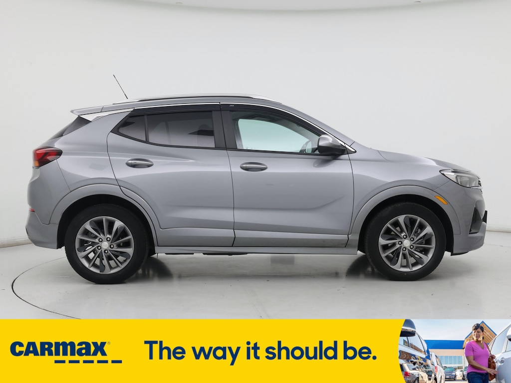 Vehicle image 4 of 27