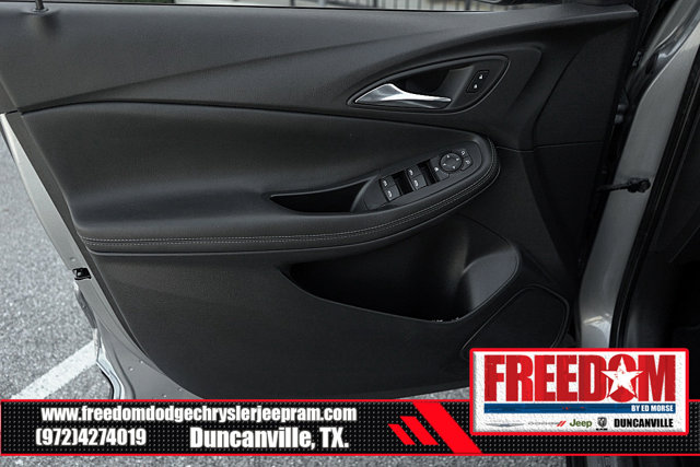 Vehicle image 41 of 46