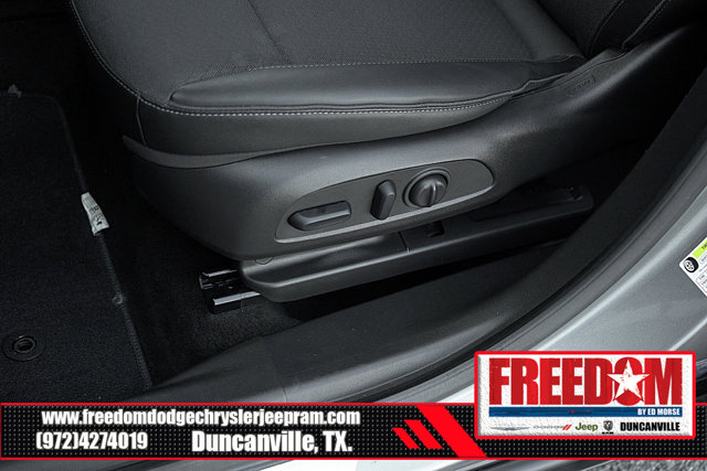 Vehicle image 25 of 46