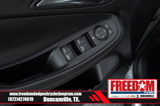 Vehicle image 28 of 46