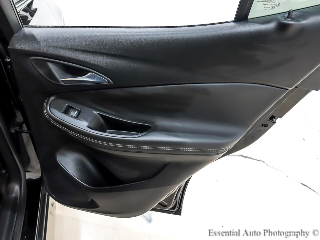 Vehicle image 27 of 35