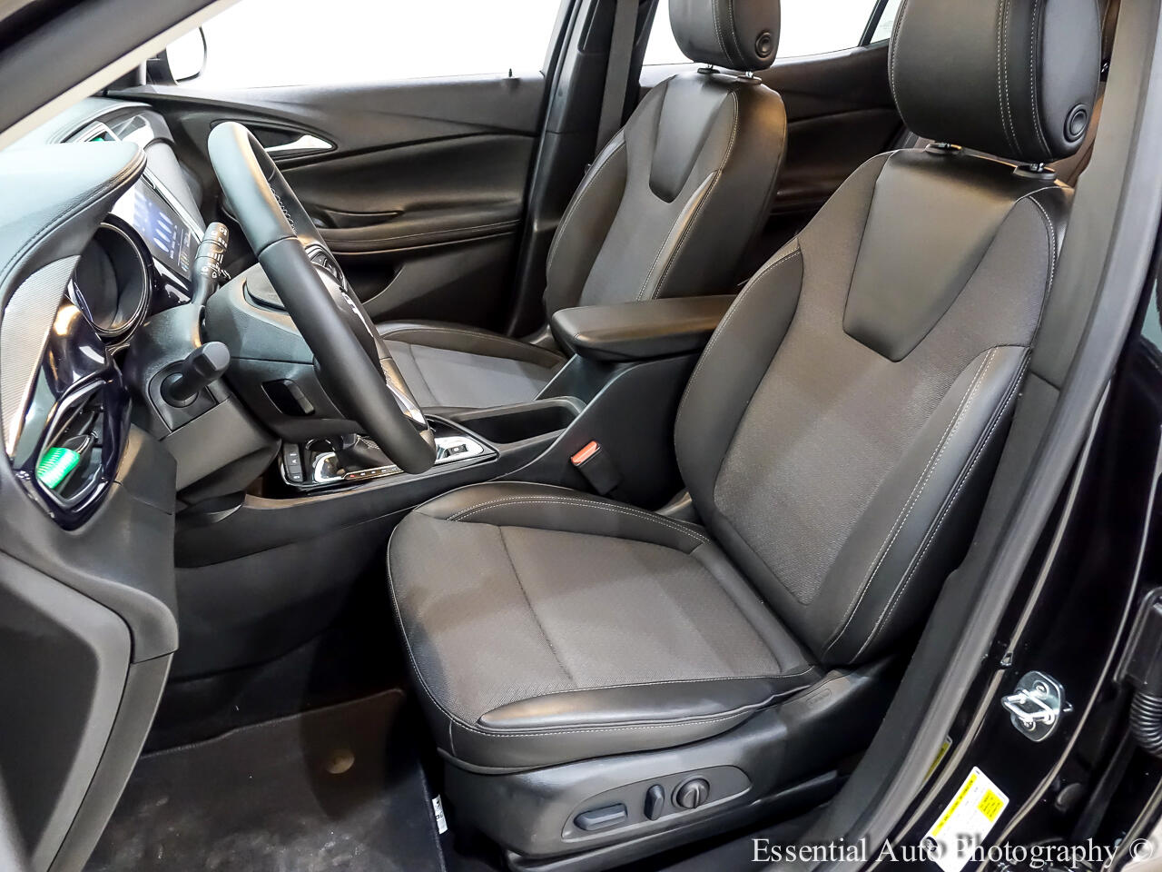 Vehicle image 13 of 35