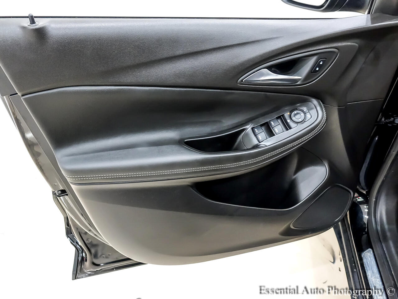 Vehicle image 24 of 35