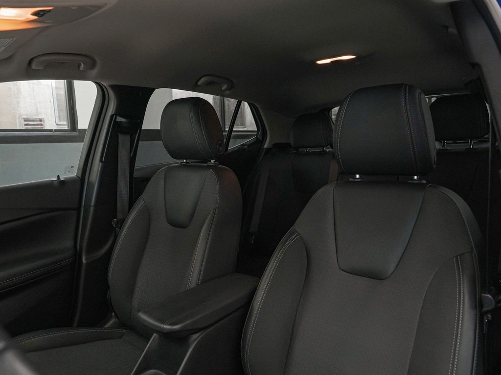 Vehicle image 31 of 40
