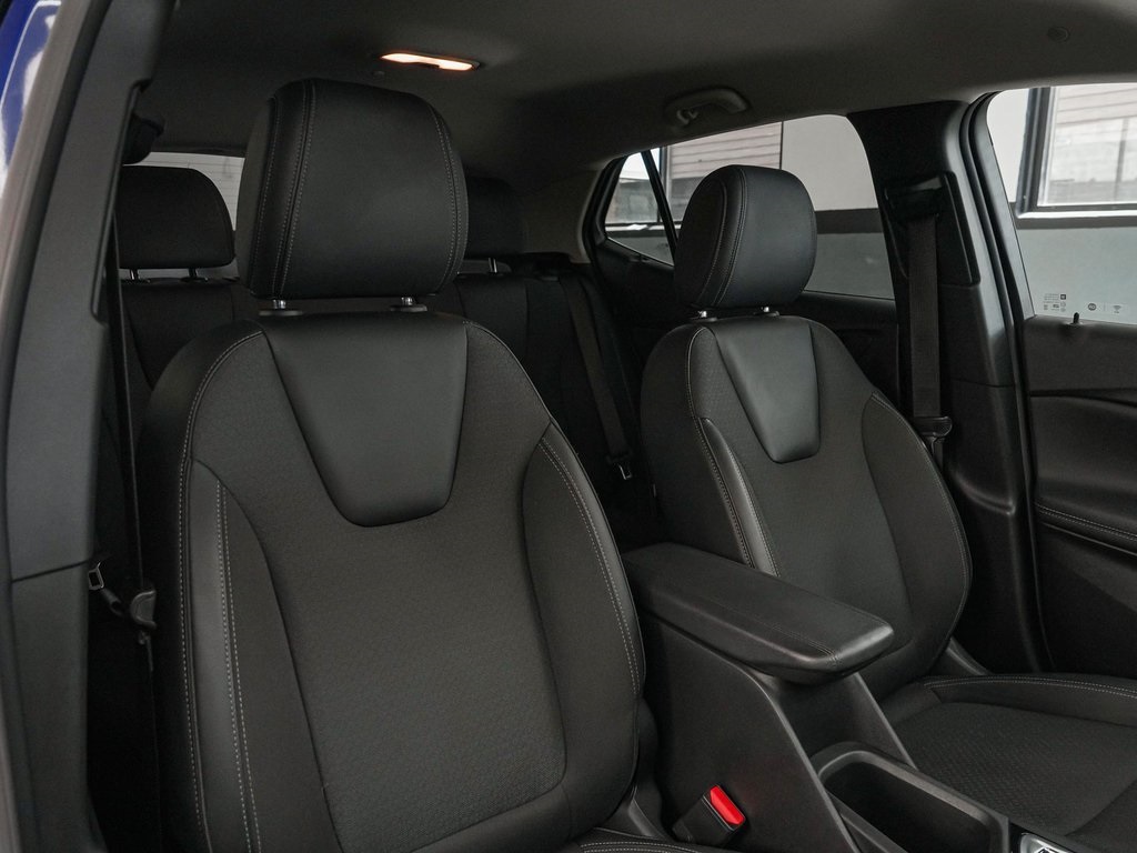 Vehicle image 37 of 40