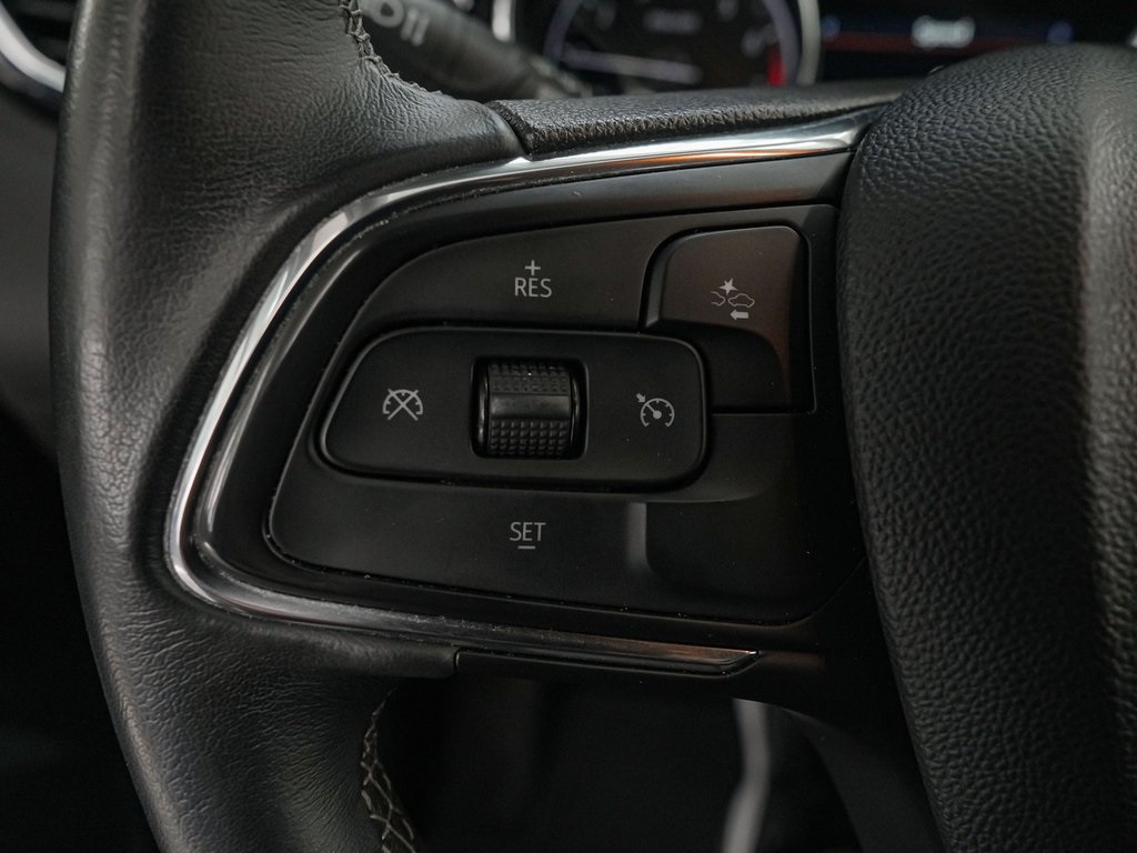 Vehicle image 25 of 40