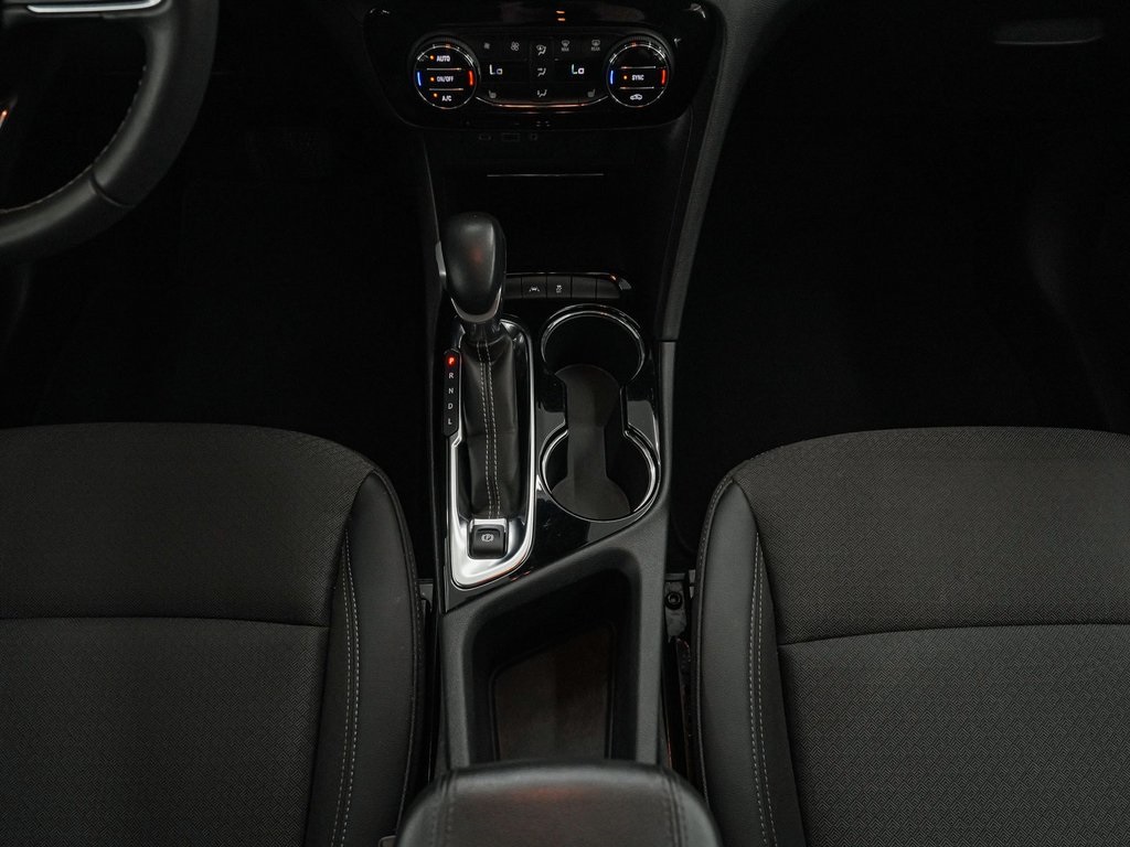 Vehicle image 29 of 40