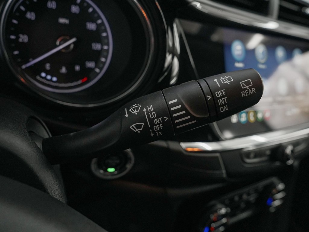 Vehicle image 27 of 40