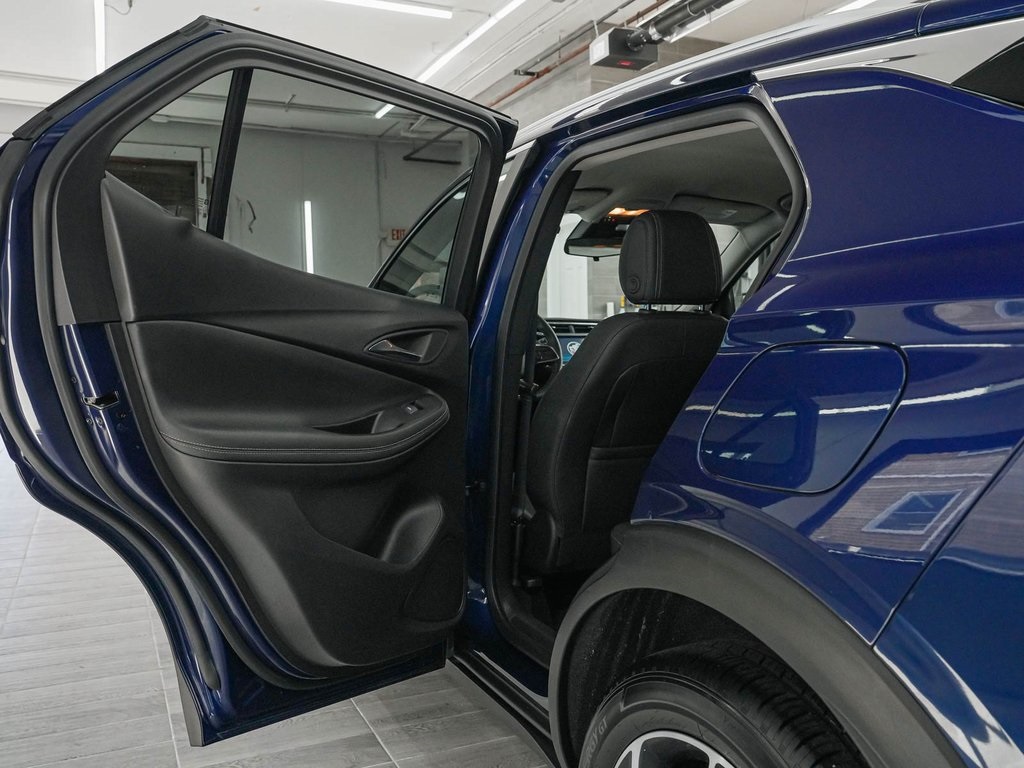 Vehicle image 13 of 40