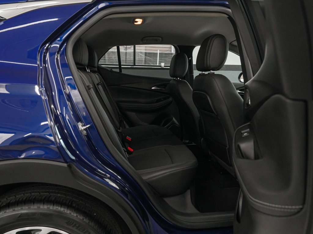 Vehicle image 33 of 40