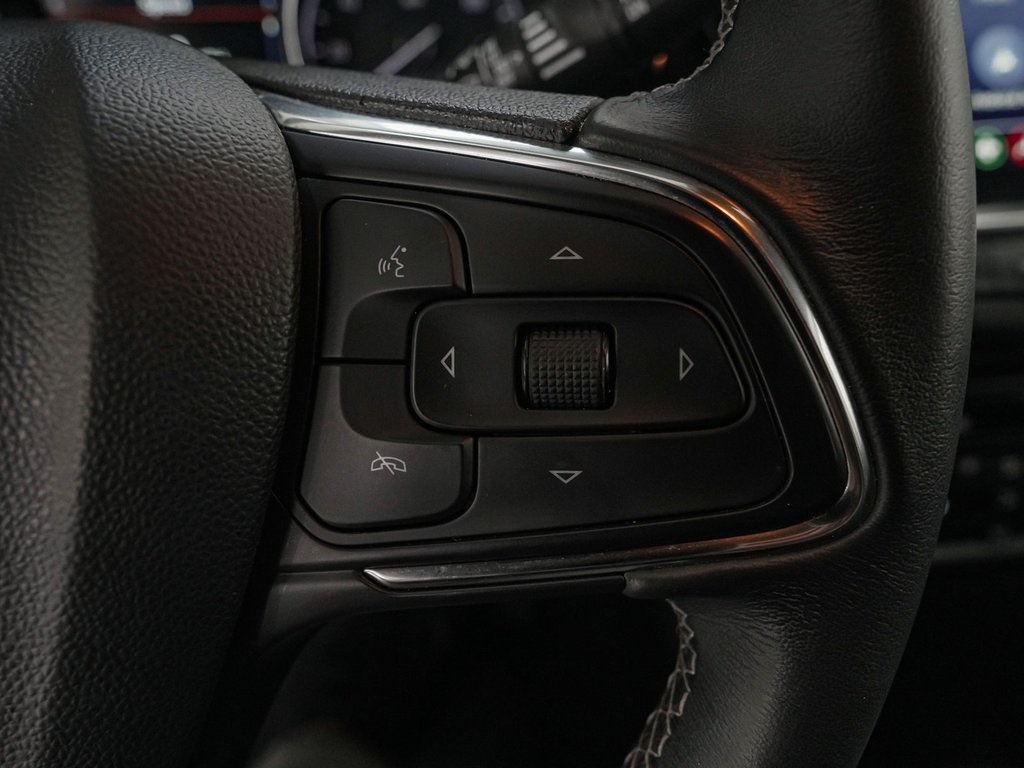 Vehicle image 26 of 40