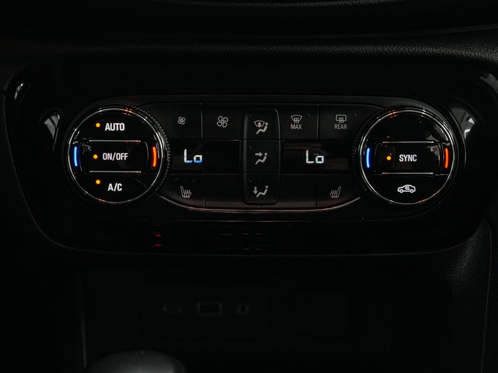 Vehicle image 21 of 40