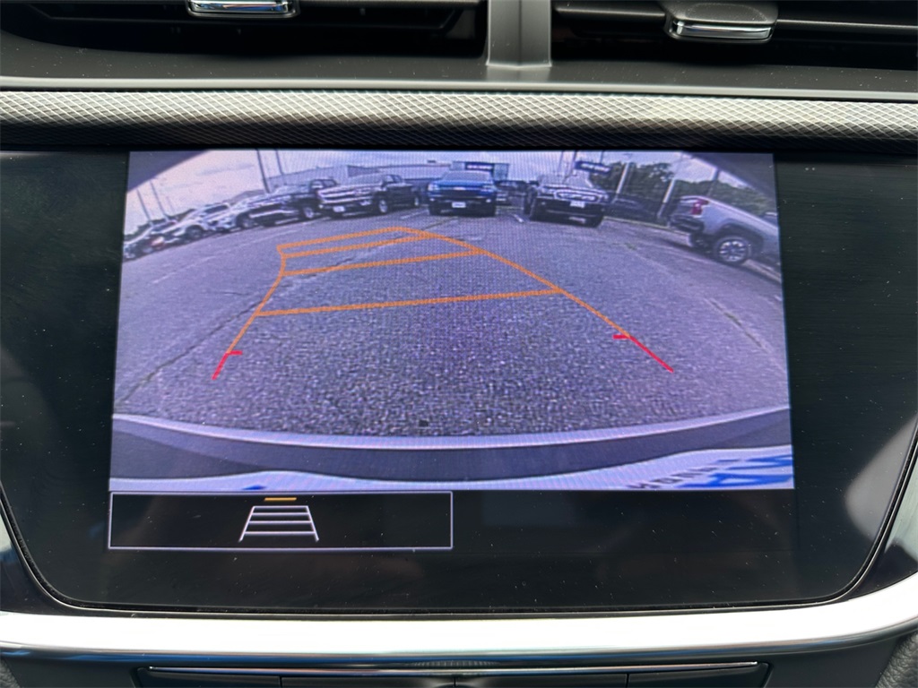 Vehicle image 17 of 21
