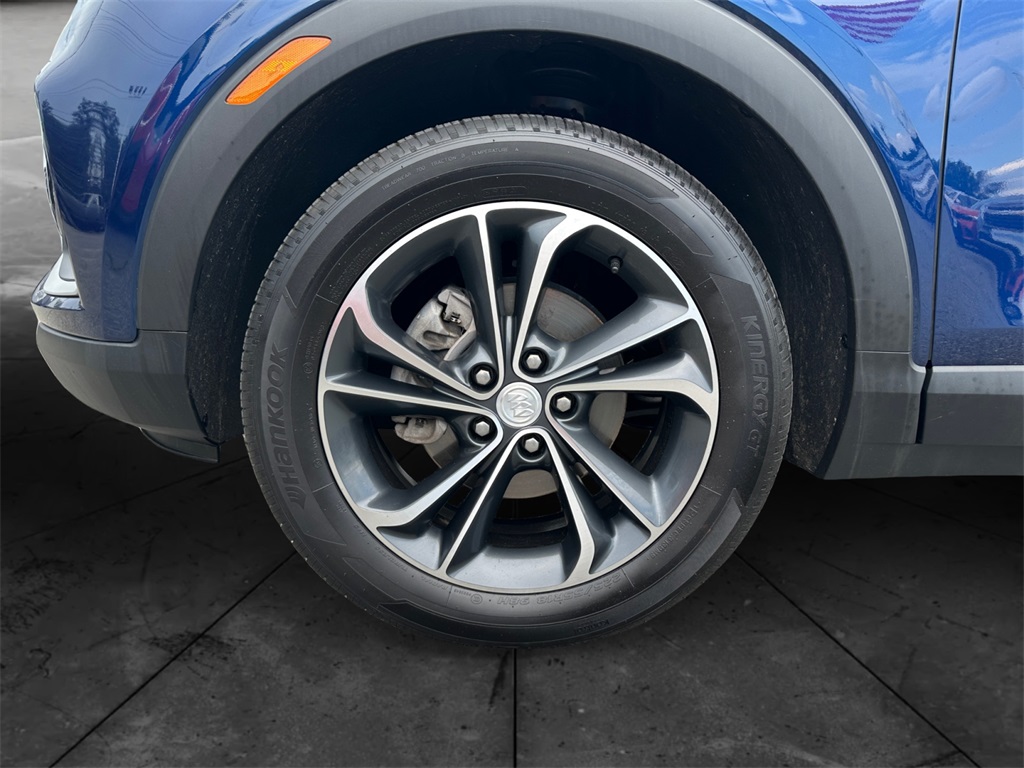 Vehicle image 9 of 21