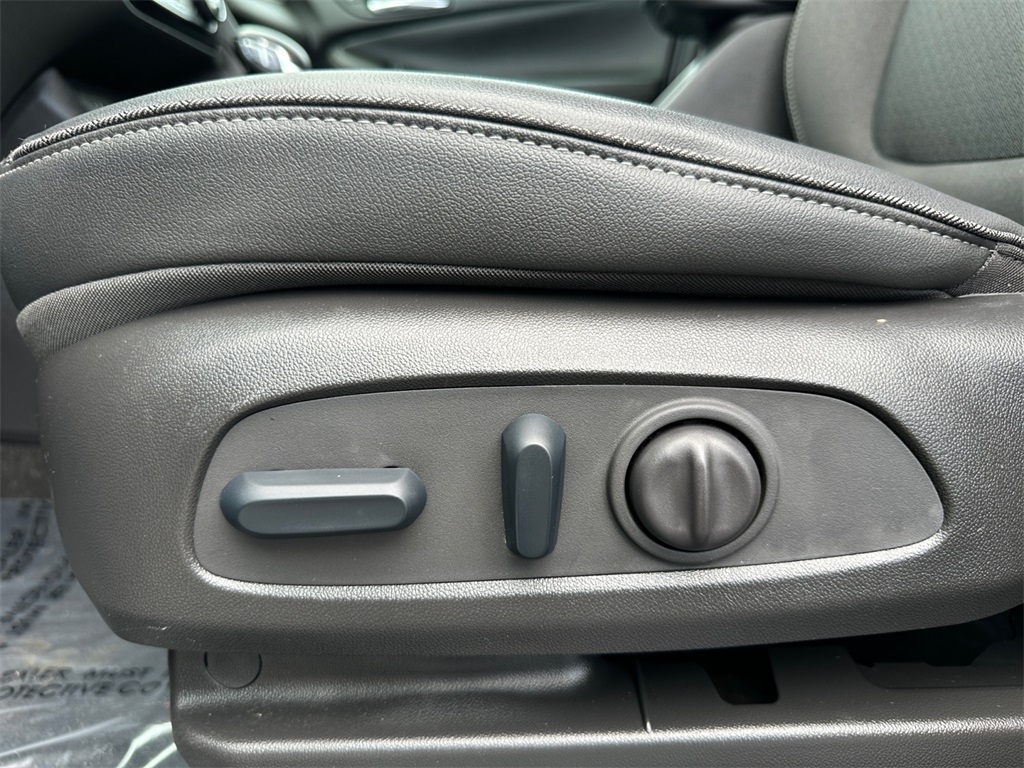 Vehicle image 21 of 21