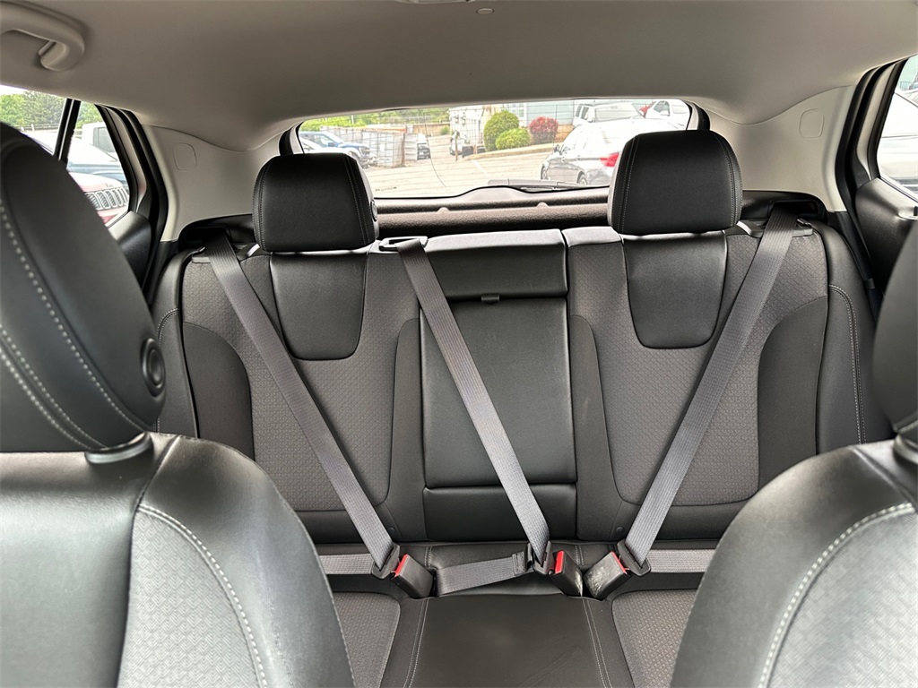 Vehicle image 11 of 21