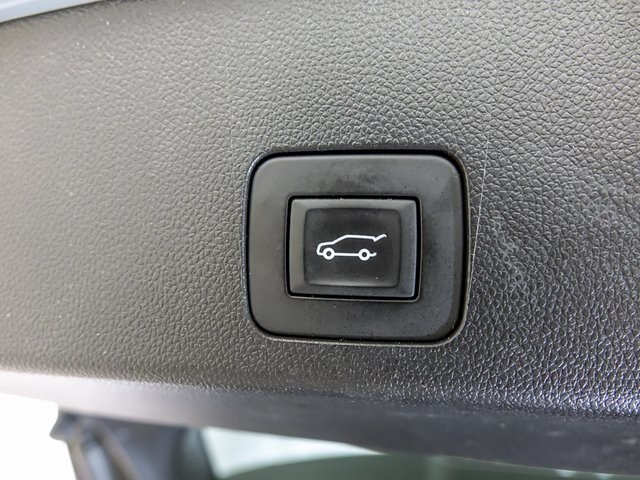 Vehicle image 26 of 32
