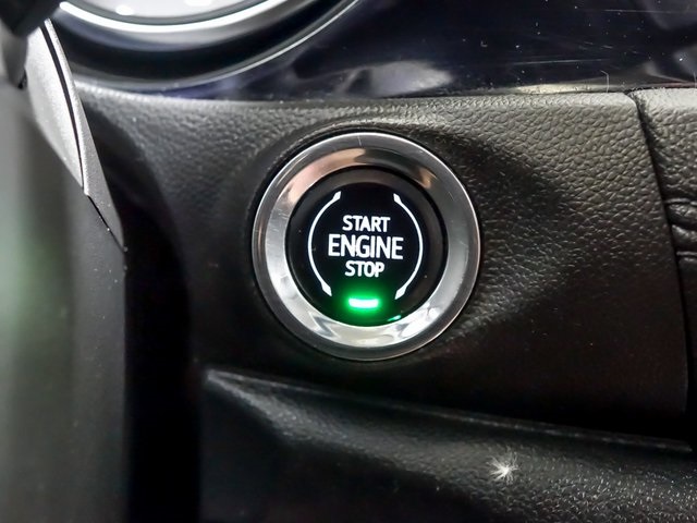 Vehicle image 18 of 32
