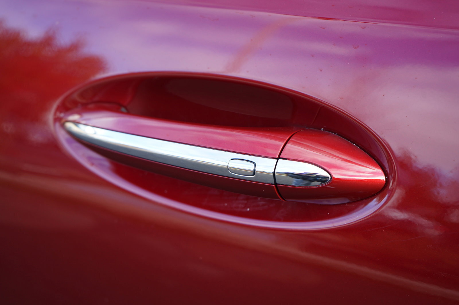 Vehicle image 10 of 24