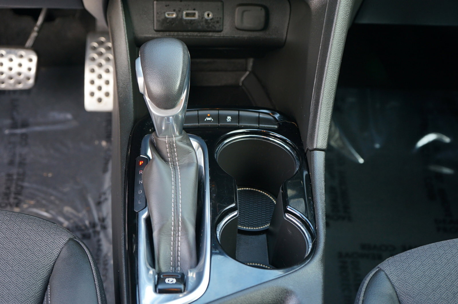 Vehicle image 18 of 24