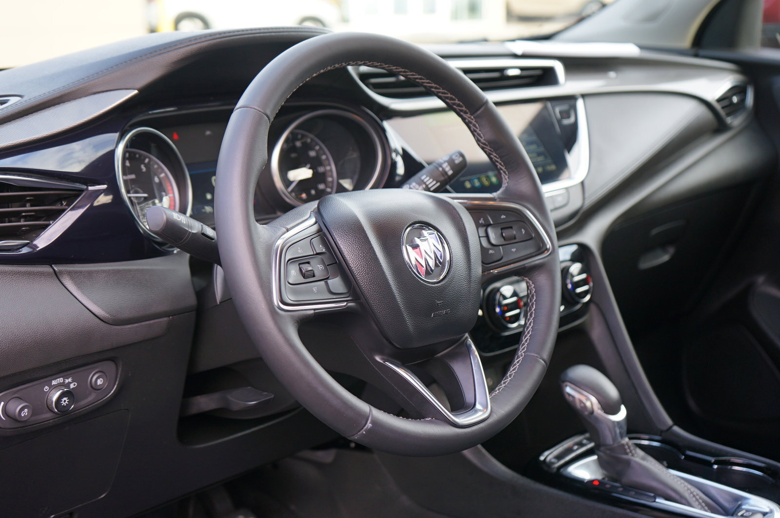 Vehicle image 11 of 24