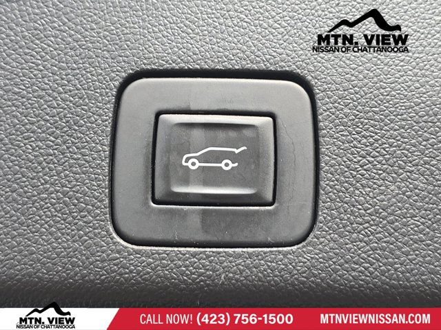 Vehicle image 14 of 31