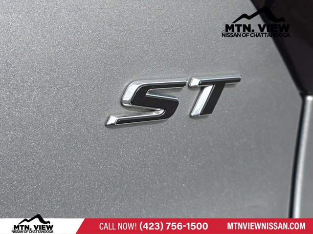 Vehicle image 8 of 31