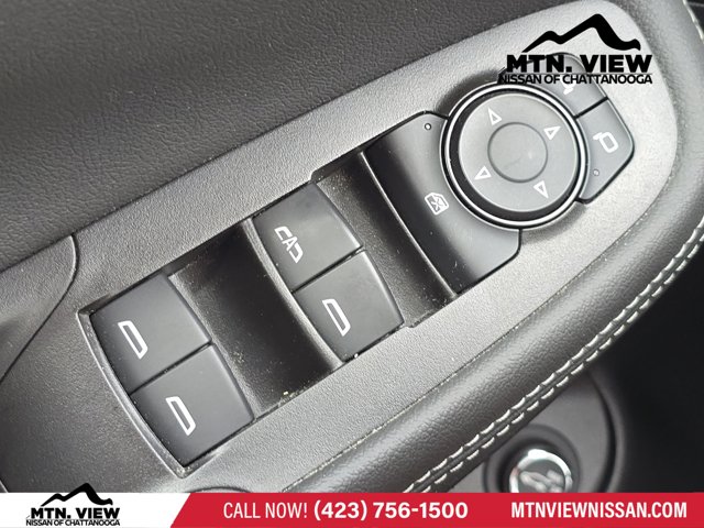 Vehicle image 15 of 31