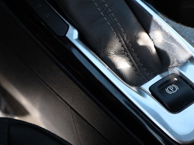 Vehicle image 28 of 42