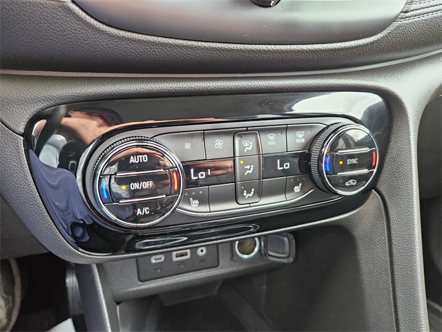 Vehicle image 27 of 28