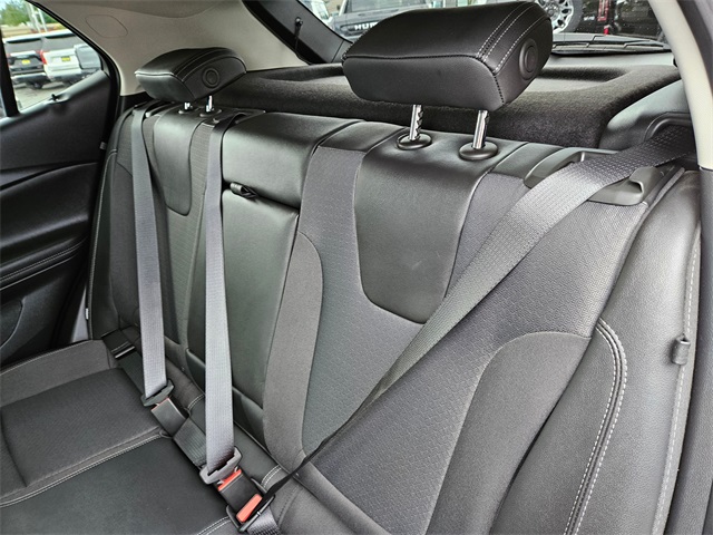 Vehicle image 10 of 28