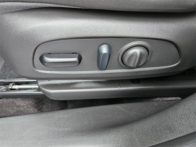 Vehicle image 28 of 28