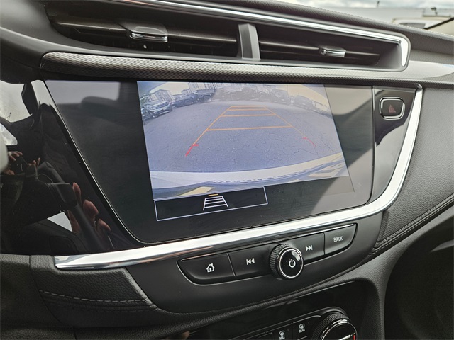 Vehicle image 17 of 28