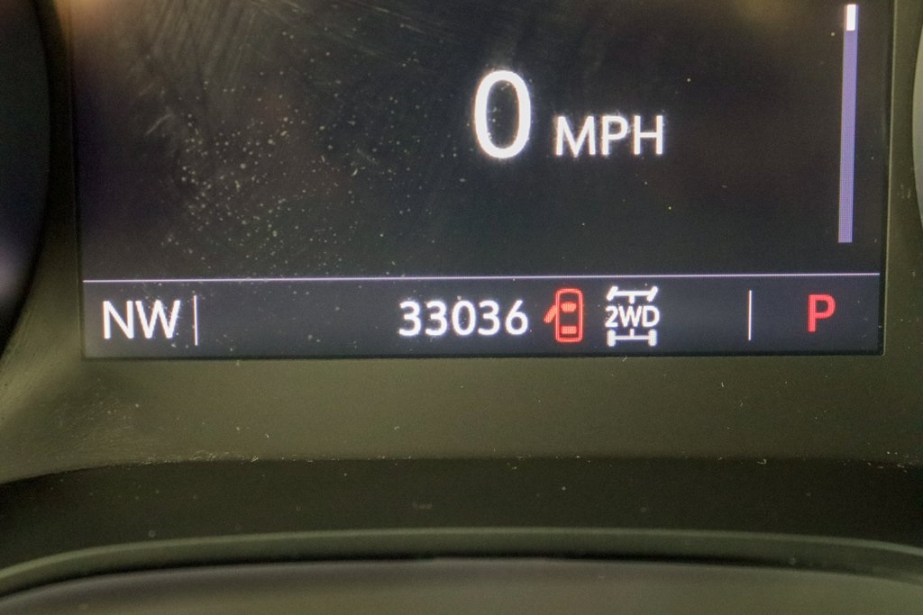 Vehicle image 17 of 25