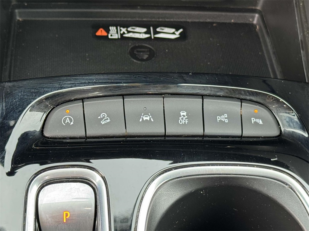 Vehicle image 11 of 33