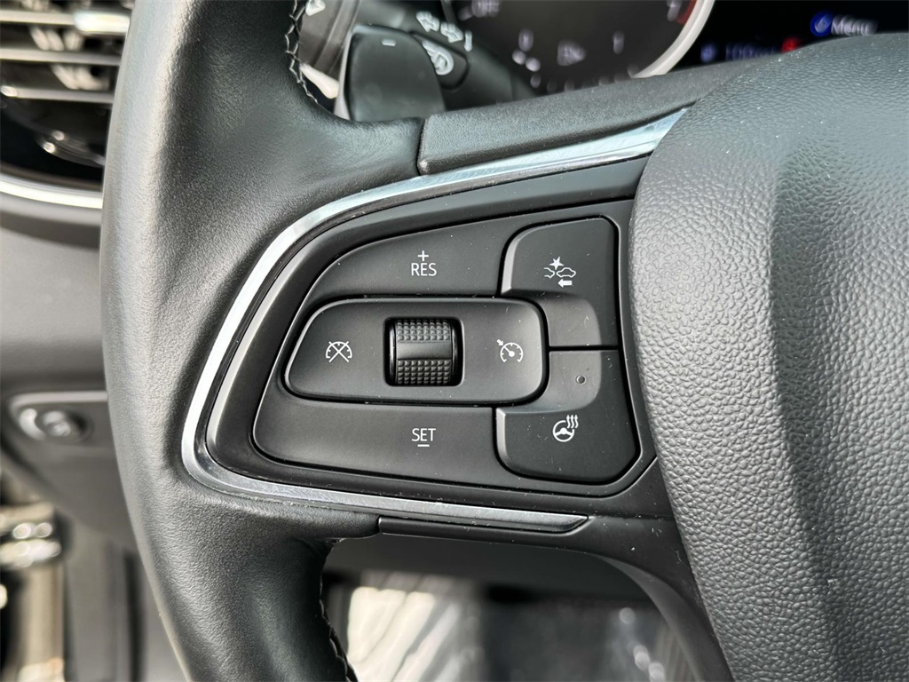 Vehicle image 19 of 33