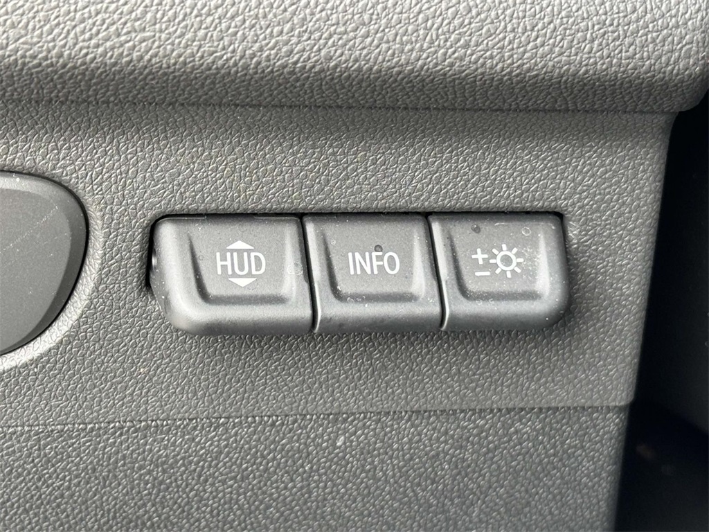 Vehicle image 17 of 33