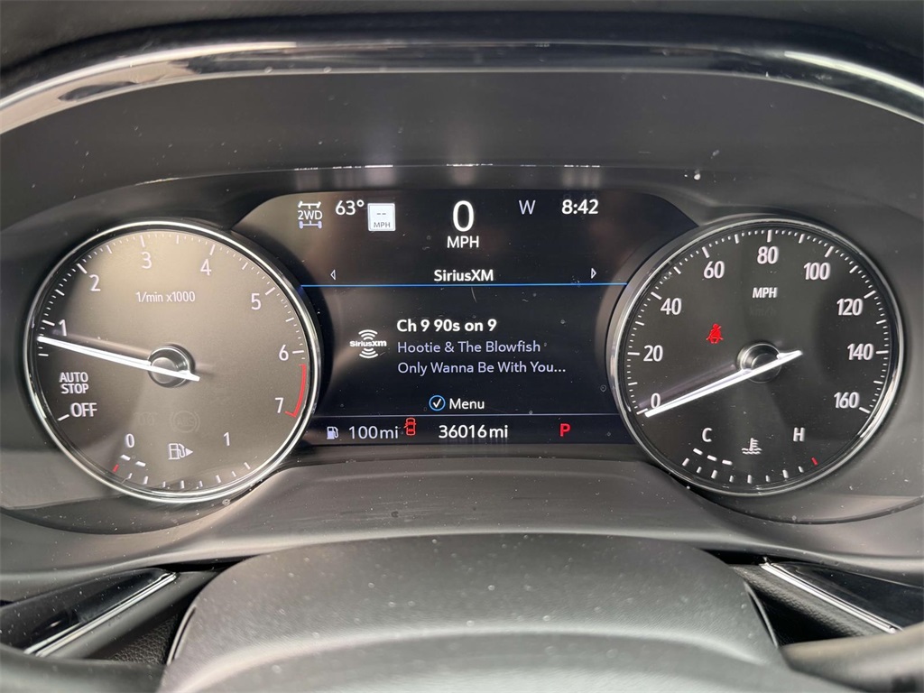 Vehicle image 23 of 33
