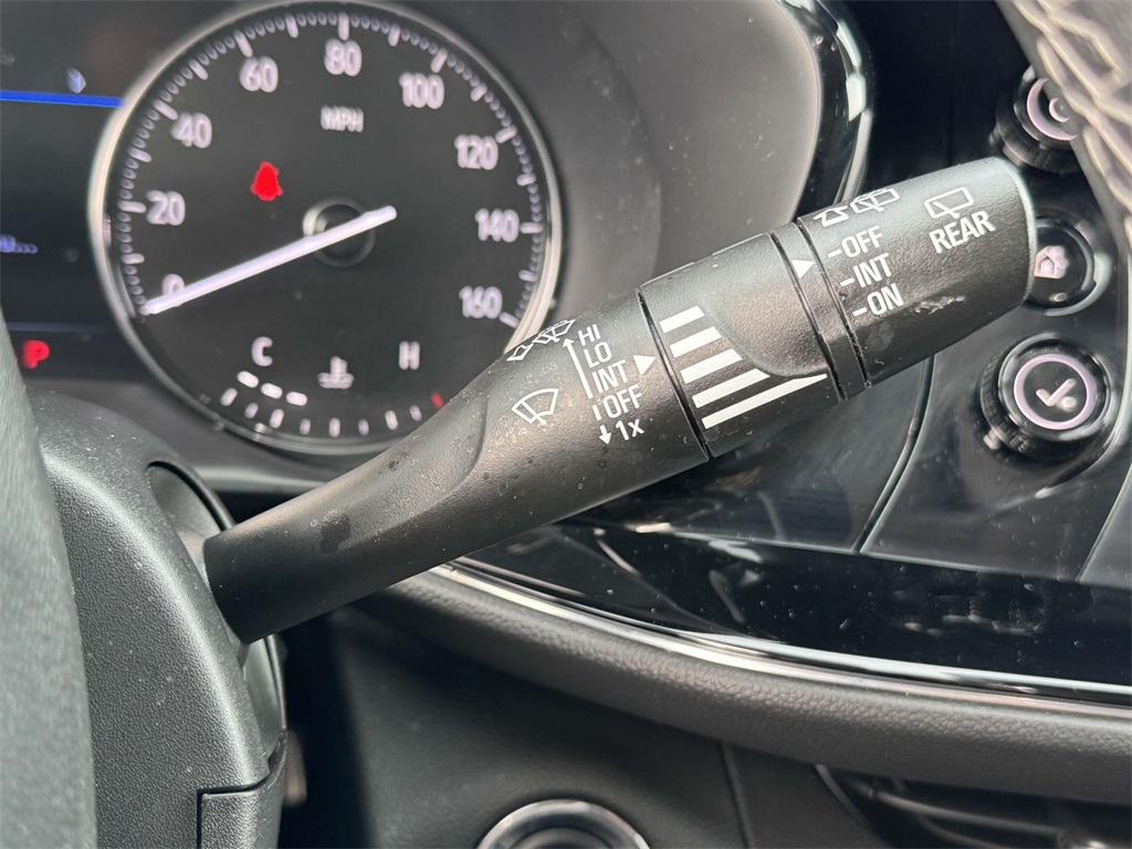 Vehicle image 21 of 33