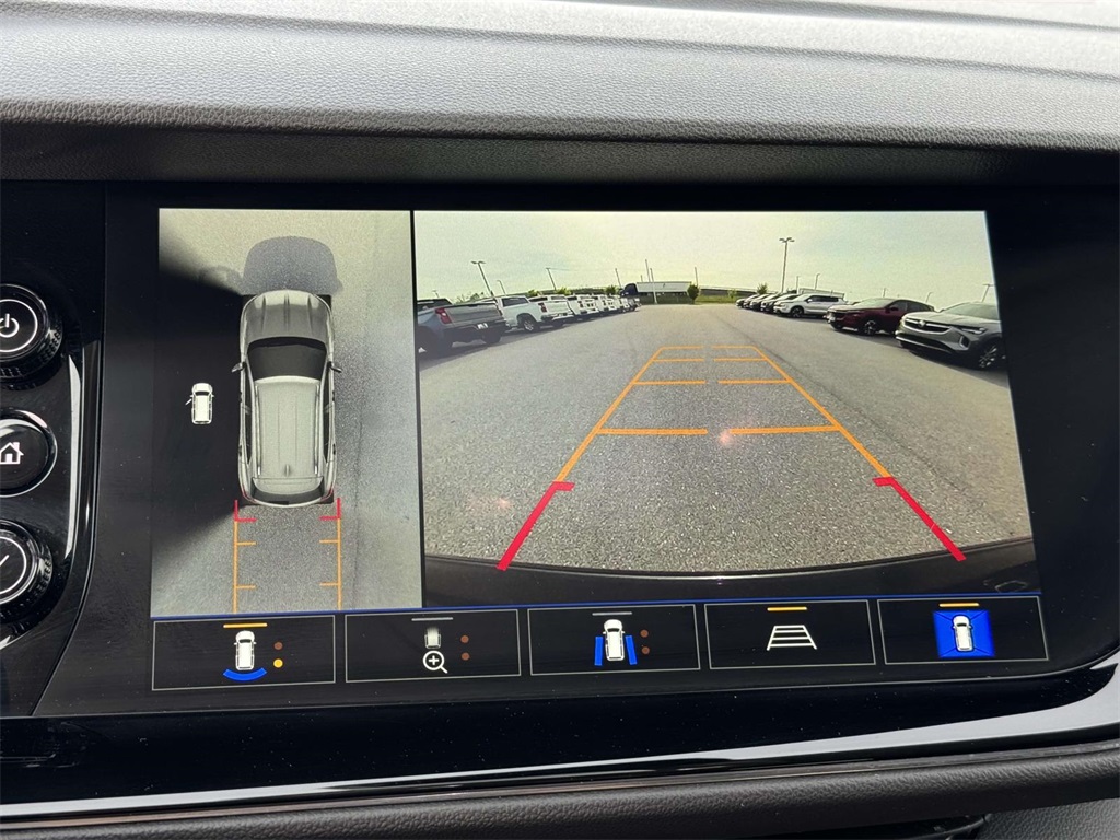 Vehicle image 8 of 33