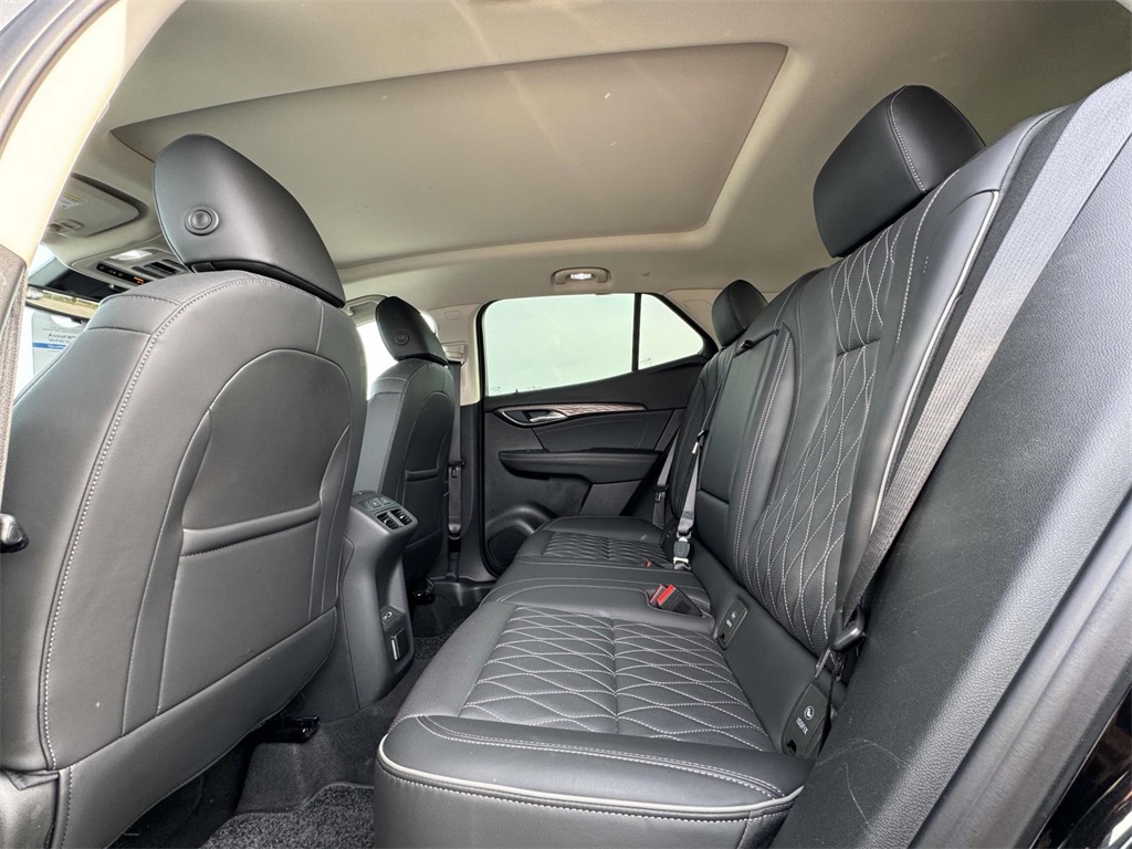 Vehicle image 29 of 33